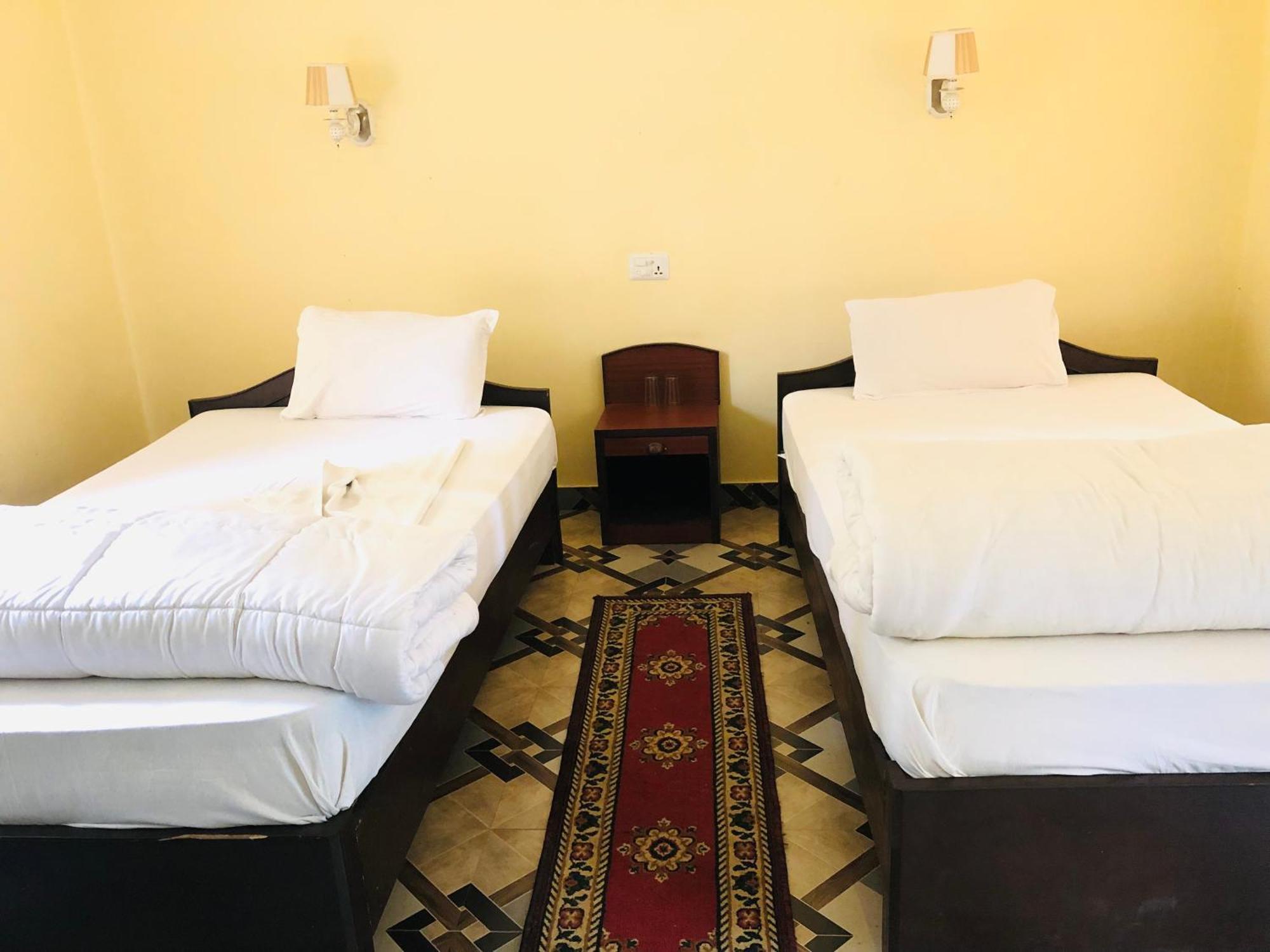 Silent Park Hotel Sauraha Bagian luar foto
