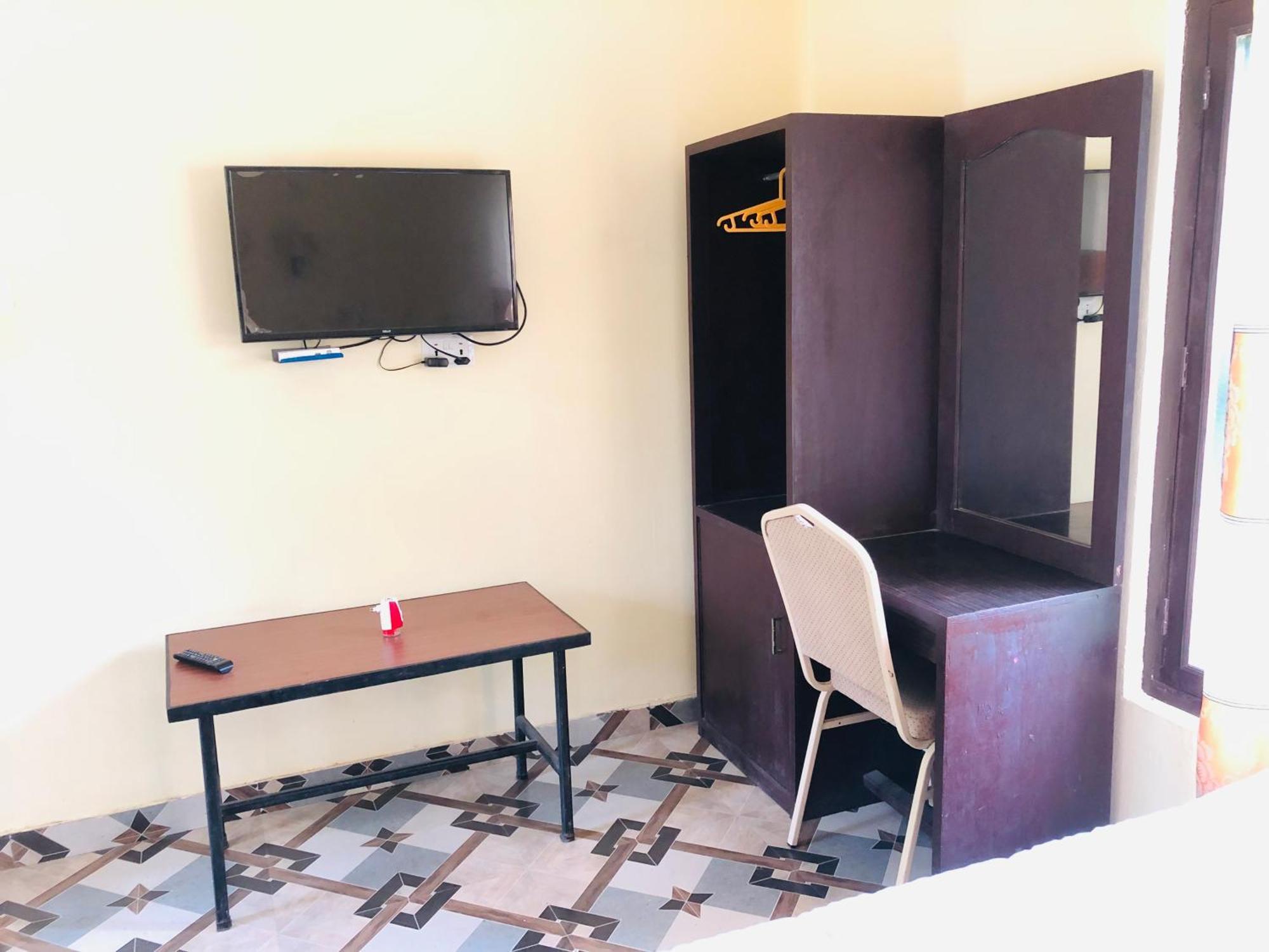 Silent Park Hotel Sauraha Bagian luar foto