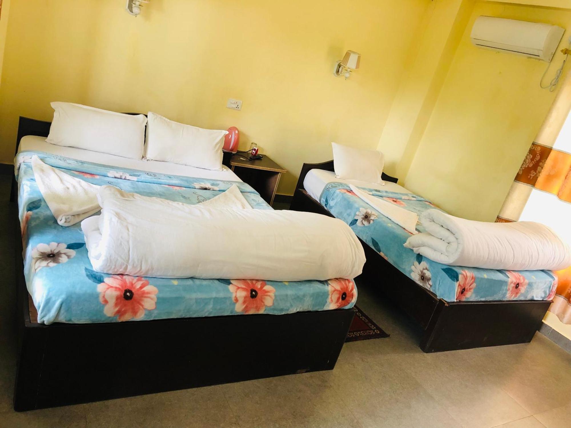 Silent Park Hotel Sauraha Bagian luar foto
